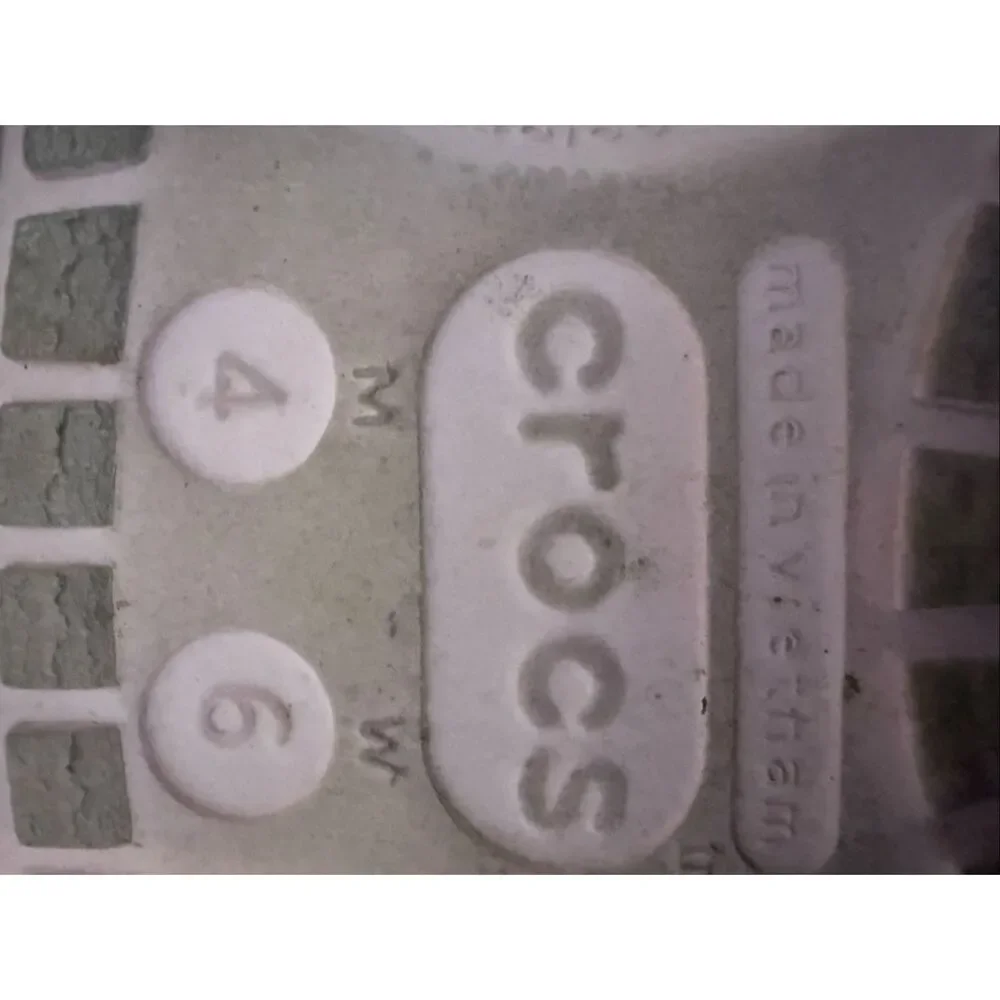 Crocs Women's Lightweight Slip-on Classic Clog Sandals Pink Size 6